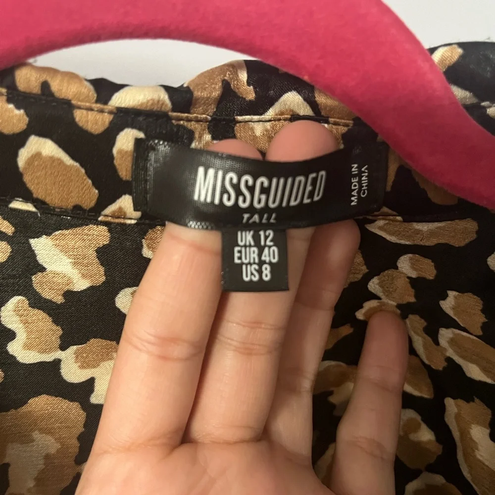Fun print button down - Picture 2 of 3